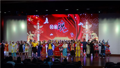 少數(shù)民族大學(xué)生共享向陽(yáng)生涯經(jīng)驗(yàn)