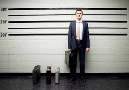 職場(chǎng)中，“前浪”如何避免被拍在沙灘上